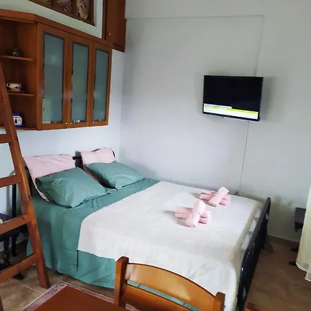 Chris & Mary Comfort Rooms Nea Iraklia Exterior photo