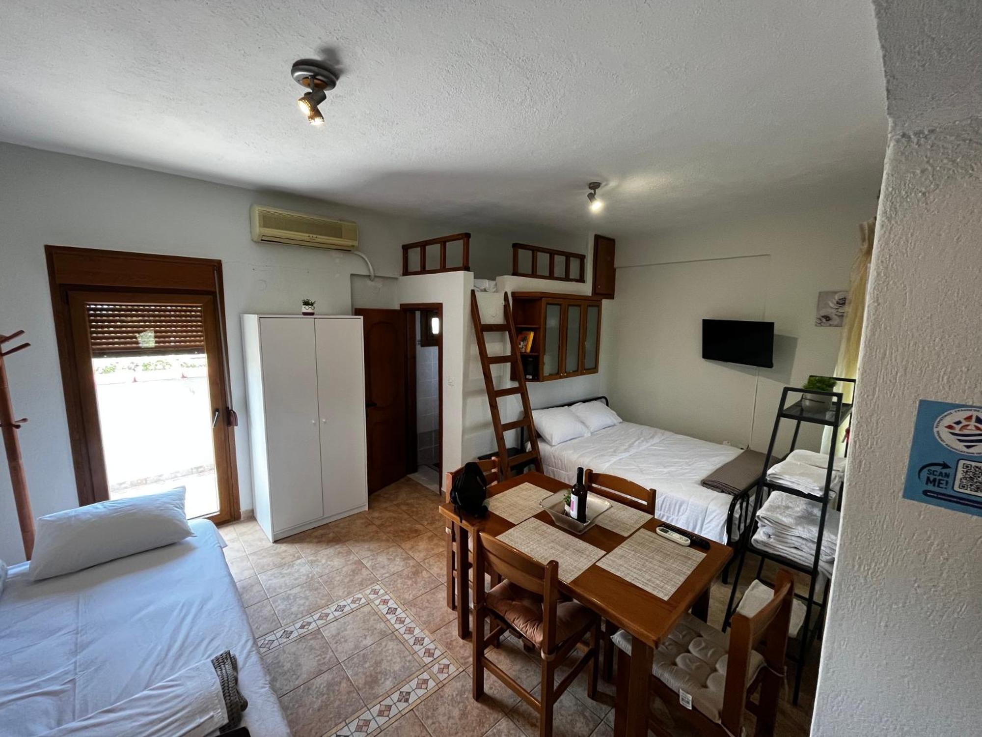 Chris & Mary Comfort Apartment Nea Iraklia